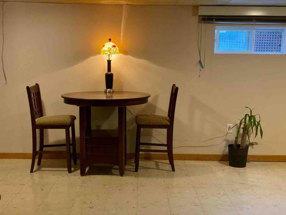 Two Level, Walkout Basement Apartment With Free Wifi And Free Parking 万锦 外观 照片